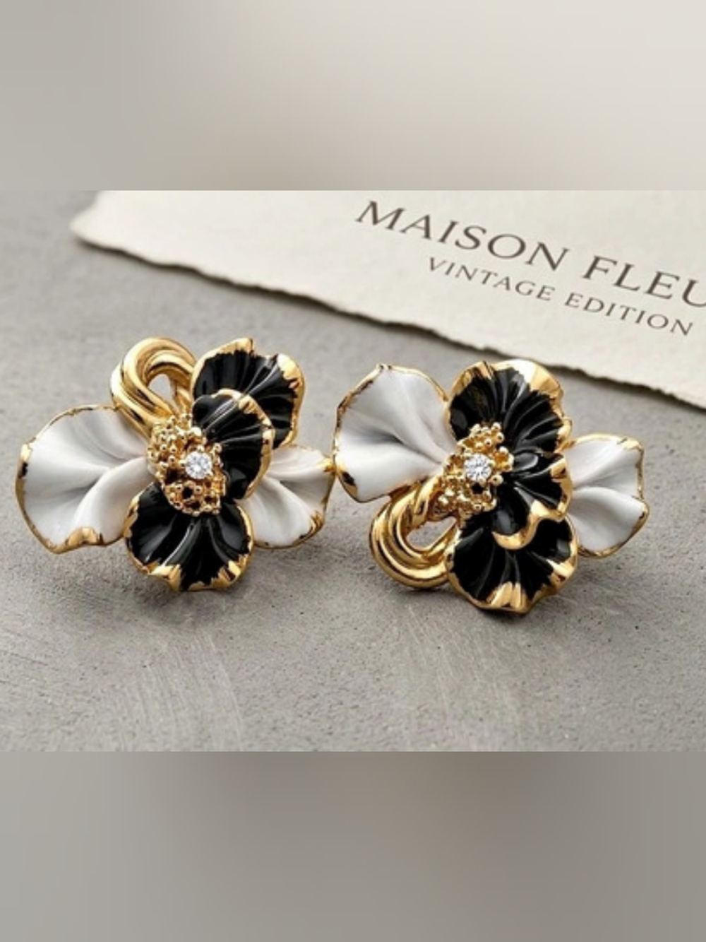 Maison Fleurie Vintage Edition Floral Clip-On Earrings in Black & White Like New